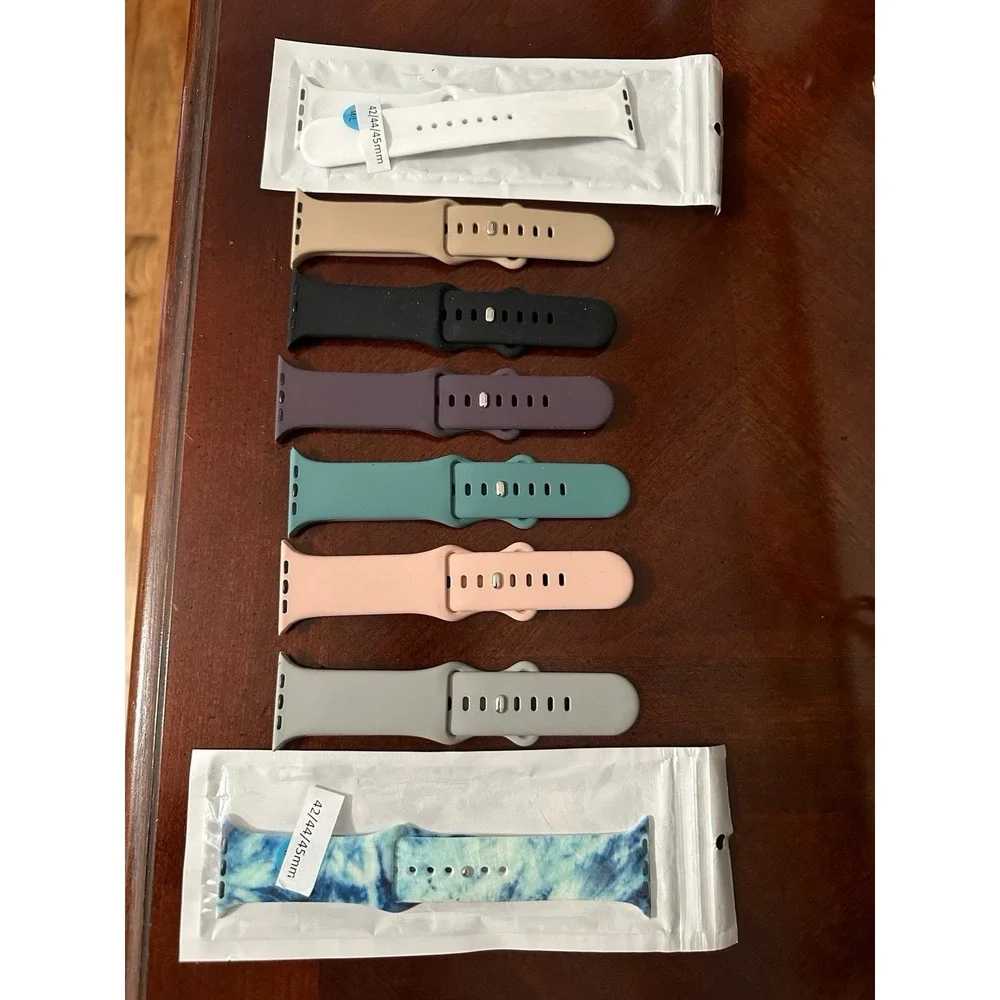 Lot of Apple Watch Bands 44 and 45 cm